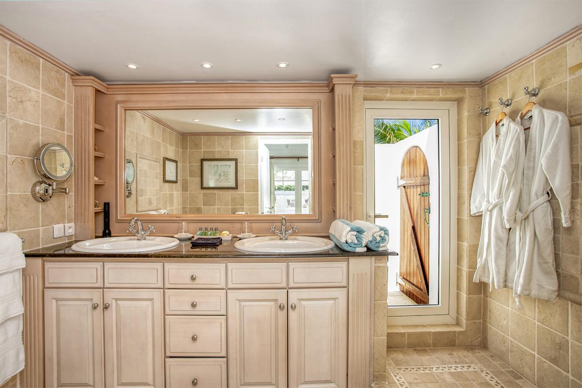 A louer villa 3 chambres Terres Basses Saint Martin_ Salle d'eau - 34
